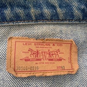 Vintage Levi’s denim jacket. Size 42 (M).No filter
